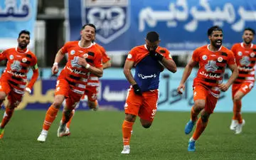 سایپا نوار موفقیت ذوب آهن را قطع کرد/ دایی برنده دوئل با منصوریان