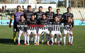 پرسپولیس به دنبال دو رقمی کردن اختلاف با مدعیان/دعوای عنایتی و هواداران حساسیت بازی را بیشتر کرد 