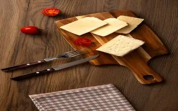 پنیر را هرگز با این مواد غذایی نخورید!
