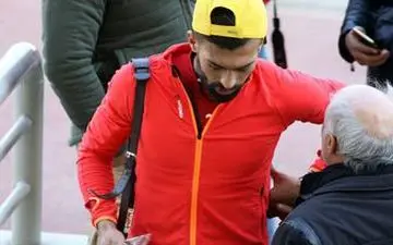 پرسپولیس ترمز رامین رضاییان را دراه استقلال کشید