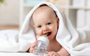 تا چند ماهگی به نوزاد آب ندهیم ؟
