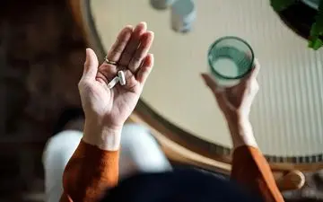 داروهای اعتیادآور و خطرناک در کمین مصرف‌کنندگان روزمره؛ ۷ داروی رایج با ریسک بالای عوارض شدید