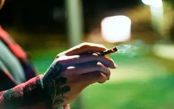 مصرف همزمان ماری‌جوانا و سیگار ترکیب مرگباری برای دهان