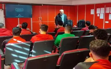 درویش خطاب به بازیکنان پرسپولیس: قول میدهم مشکلات را حل کنم 