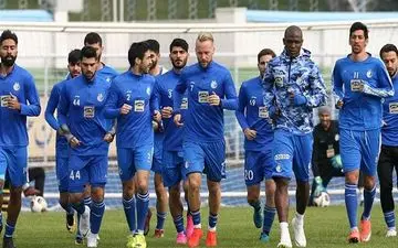 ظاهر متفاوت مدافع جنجالی استقلال در تمرین امروز + عکس