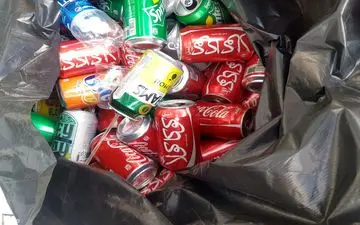 کی میدونه چرا بطری نوشیدنی استوانه است / چهار گوش یا گرد نیست ؟