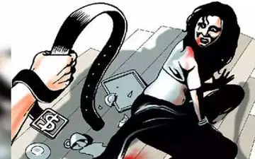 زن بیچاره قربانی مسابقه فوتبال شد + عکس 