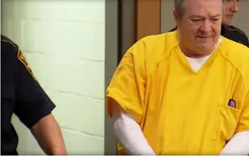 دستگیری مجری رادیو هنگام پخش زنده +عکس 