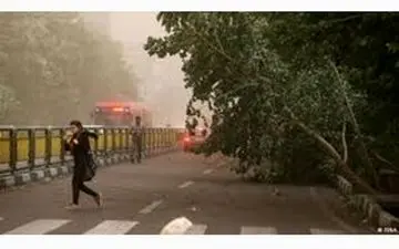 اوضاع جوّی تهران بهم ریخت/ توفان شهروندان را غافلگیر کرد