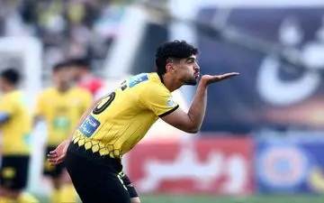 تغییر اجباری در قلب دفاع سپاهان مقابل هوادار!
