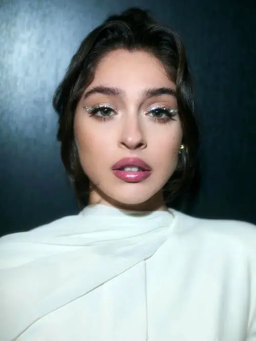 آرایش چشم جمره بایسل