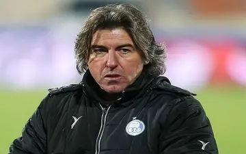 قلم قرمز ساپینتو روی نام 5 بازیکن استقلال