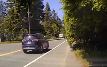 تصادف شدید 3 خودرو در اتوبان + فیلم