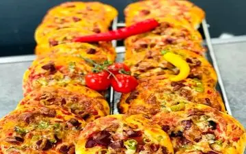 دستور تهیه مینی پیتزای تابه‌ای| ساده، فوری و فوق العاده خوشمزه!