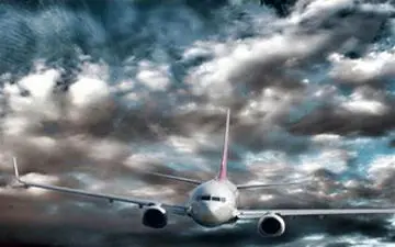 طوفانی که دماغه هواپیما را از روی زمین بلند کرد