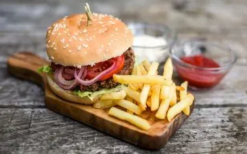 با این غذاها هرگز نوشابه نخورید