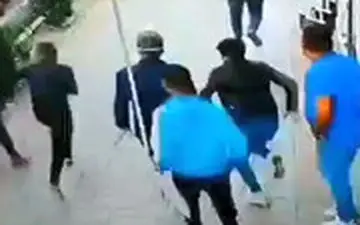 کیف قاپی در اسلامشهر در یک چشم بهم زدن!