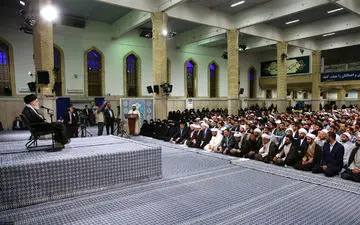 طلاب حوزه‌های علمیه استان تهران با رهبر انقلاب دیدار کردند