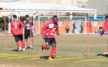 بررسی آمار مایوس کننده گادوین منشا در لیگ هفدهم