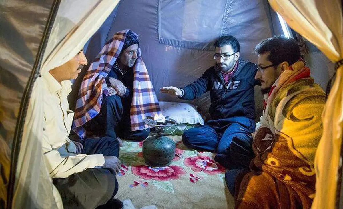  برخی زلزله زدگان کرمانشاه هنوز در چادر زندگی می کنند