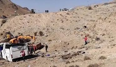 آخرین جزئیات از حادثه واژگونی اتوبوس در محور فیروزکوه – امین‌آباد