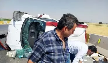 تصادف آمبولانس تیم سیار خونگیری در پاوه/ تلاش و نگرانی وصف‌ناپذیر تیم برای انتقال نمونه‌ها به کرمانشاه