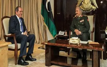 دیدار وزیر خارجه الجزائر با فرمانده نیروهای شرق لیبی