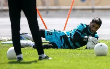 استوری دروازه‌بان استقلال پس از خط خوردن از فهرست تیم