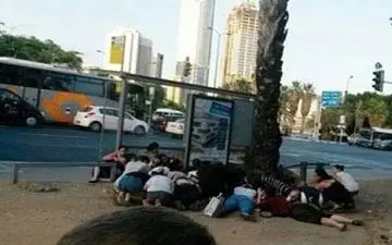 لحظه وحشت صهیونیست ها از صدای راکت های فلسطینی + فیلم