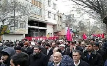 خروش مردم انقلابی رشت در دفاع از مردم نظام و رهبری + فیلم