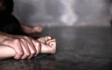آزار و اذیت جنسی دختر 15 ساله توسط  33 مرد جوان و میانسال 