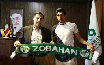 ستاره ذوب آهن قرارداد خود را تمدید کرد/رفتن در کار نیست!