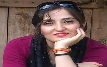 میان آینه‌ها گم شدم