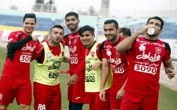پرسپولیس ٩٦ آماده شروع (عکس)
