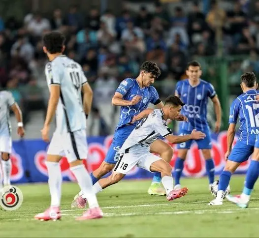 گزارش تصویری | دیدار  جذاب و پر گل استقلال تهران و آلومینیوم اراک 