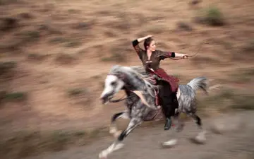  عکس | دختر فنلاندی برای آموختن آموزش نظامی به ایران آمد!