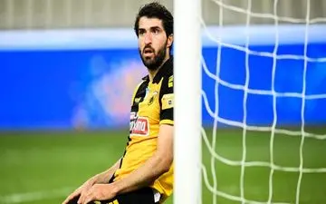 پیروزی آ.اک با حضور مهاجم ایرانی