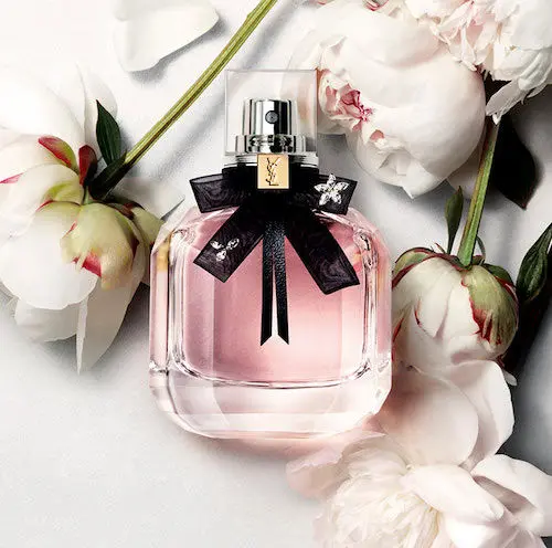 عطر با رایحه میوه‌های قرمز