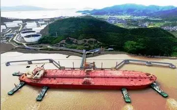 بازار جهانی نفت با سیاست های آمریکا دچار کمبود می شود