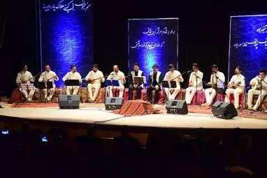گزارش تصویری کنسرت گروه موسیقی آیین در همدان 