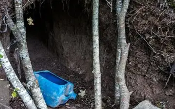 گنج داخل باغ جان عمو و برادرزاده را گرفت ! / 3 جوینده گنج هم فراری اند !