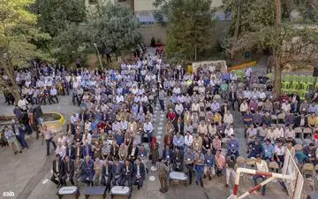 گزارش تصویری گردهمایی بزرگ دانش آموزان دبیرستان تاریخی ابن سینا در همدان