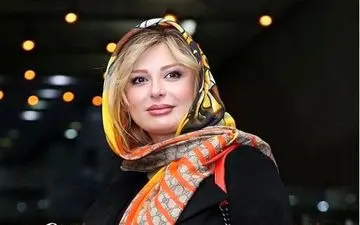 تصاویری از پوشش و میکاپ نیوشا ضیغمی در اکران «ثبت با سند برابر است»