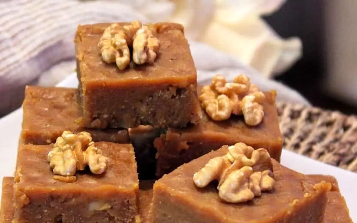 طرز تهیه حلوا گردویی خوشمزه و دلبر!