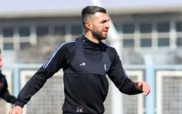 دقیقه یک نشده مدافع مس اخراج شد