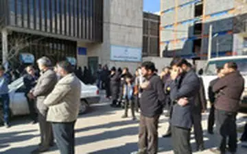  مرد شماره ۲ حزب‌الله که آمریکایی‌ها شایعه کرده بودند همراه حاج قاسم به شهادت رسیده ، در خانه سردار سلیمانی