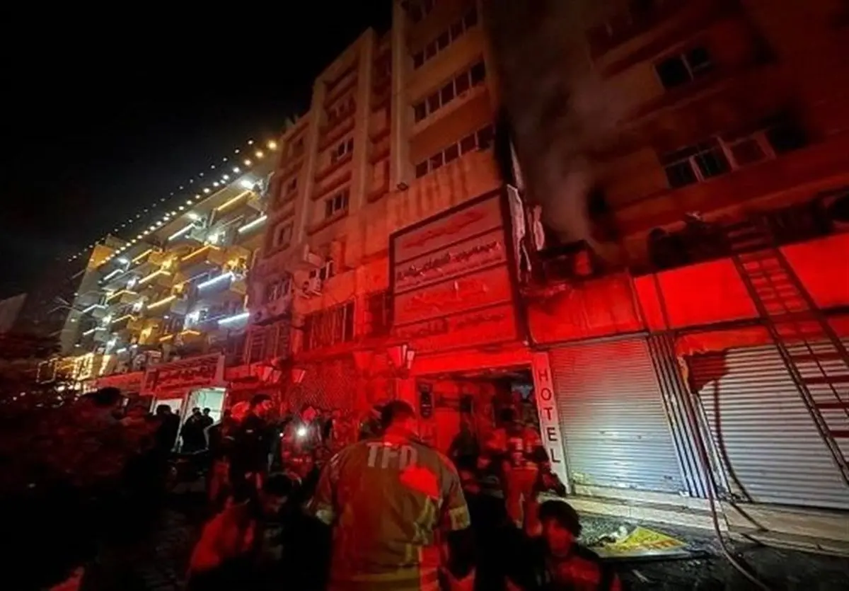 نجات 70 نفر از مسافرخانه دچار حریق در مرکز تهران