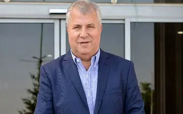 انتقاد عجیب علی‌ پروین از وزیر ورزش!