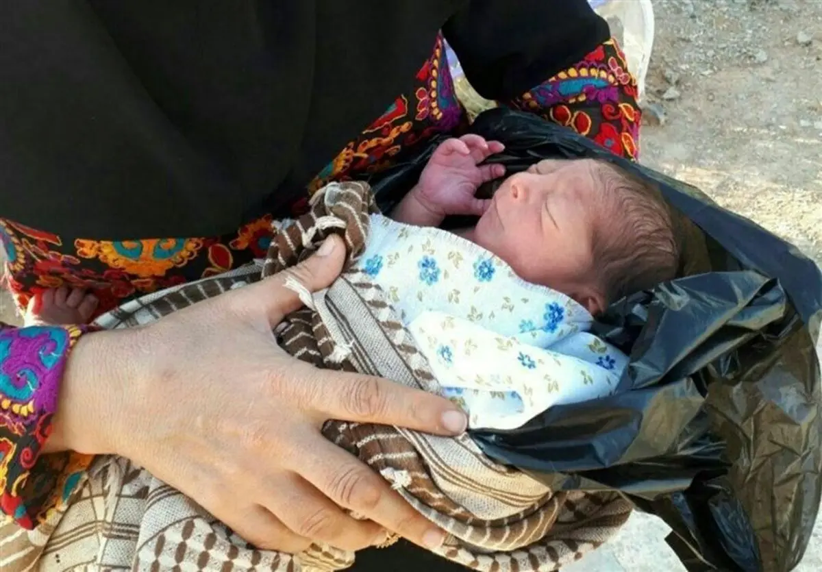نوزاد رها شده در کرمانشاه به شیرخوارگاه معتضدی منتقل شد