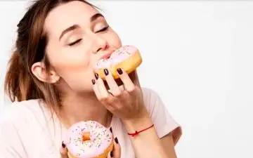 
میل به شیرینی‌جات را چطور کنترل کنیم؟